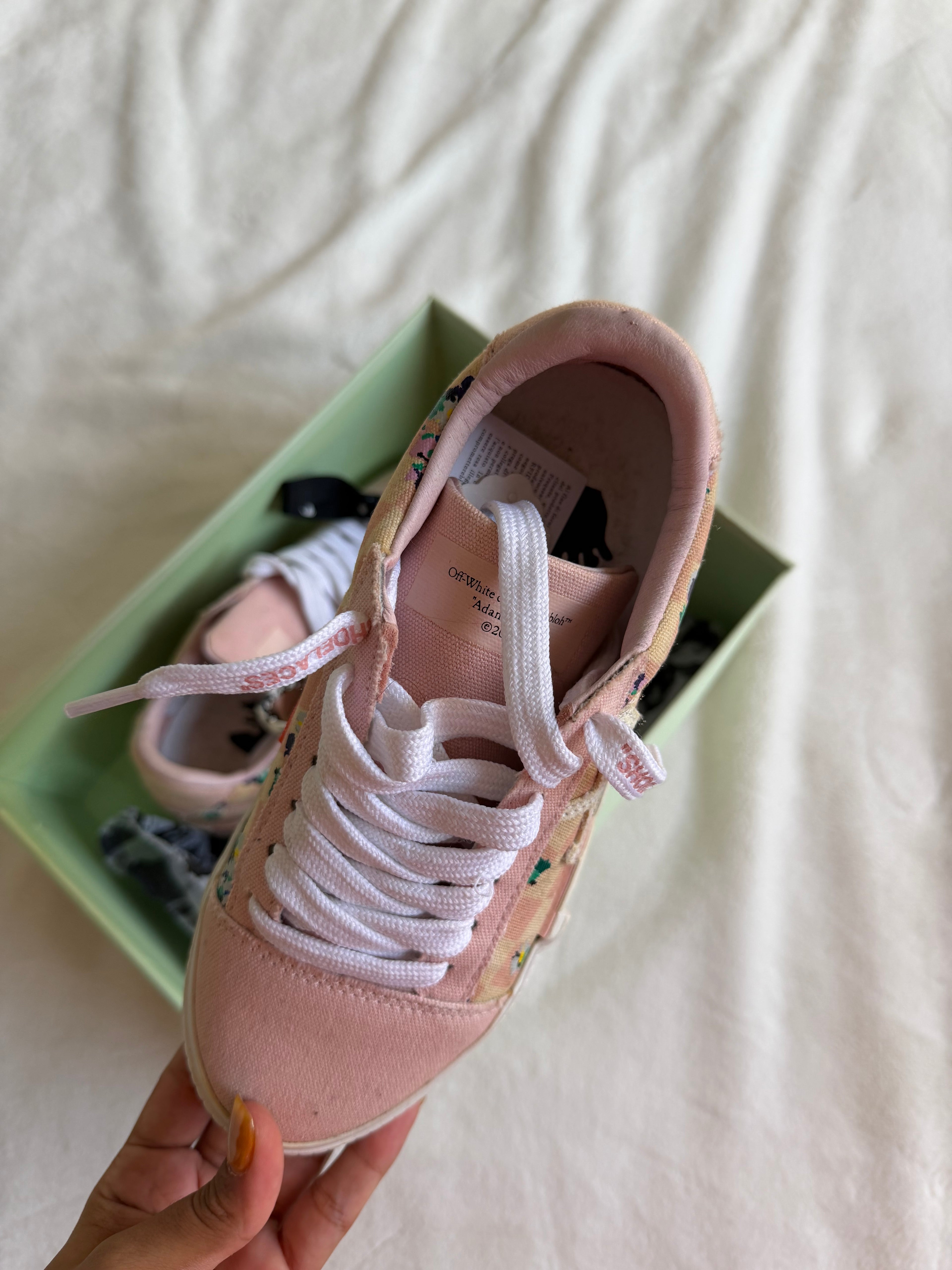 OFF WHITE PINK FLORAL