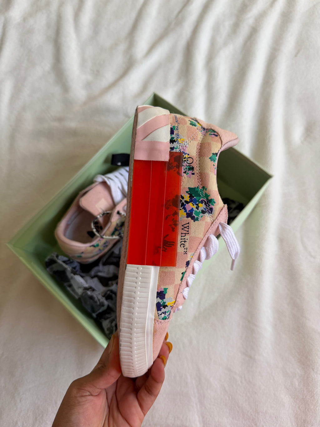 OFF WHITE PINK FLORAL